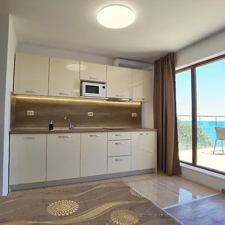 Cabacum Pleasure Beachfront - 50m To And Pool Apartahotel