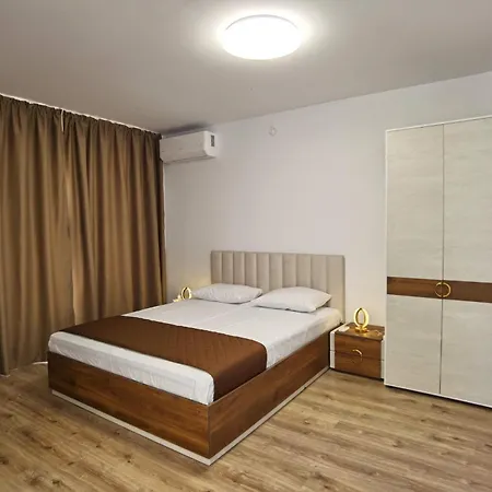 Cabacum Pleasure Beachfront - 50m To And Pool Apartmanhotel Várna